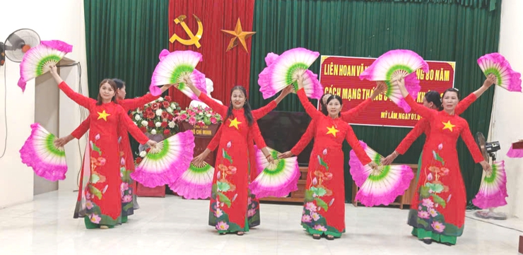 ỨNG HÒA SÔI NỔI CÁC HOẠT ĐỘNG VĂN HÓA, VĂN NGHỆ, THỂ DỤC THỂ THAO CHÀO MỪNG KỶ NIỆM 80 NĂM QUỐC KHÁNH 2/9.- Ảnh 15.