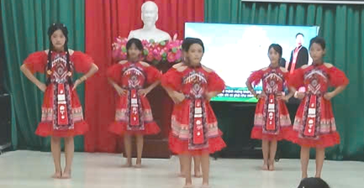 ỨNG HÒA SÔI NỔI CÁC HOẠT ĐỘNG VĂN HÓA, VĂN NGHỆ, THỂ DỤC THỂ THAO CHÀO MỪNG KỶ NIỆM 80 NĂM QUỐC KHÁNH 2/9.- Ảnh 32.
