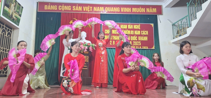 ỨNG HÒA SÔI NỔI CÁC HOẠT ĐỘNG VĂN HÓA, VĂN NGHỆ, THỂ DỤC THỂ THAO CHÀO MỪNG KỶ NIỆM 80 NĂM QUỐC KHÁNH 2/9.- Ảnh 26.
