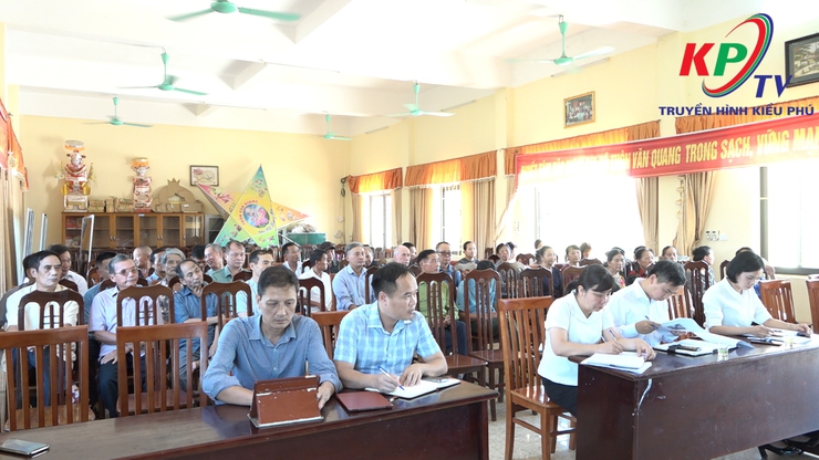 Đồng chí Phùng Huy Diễn- Phó Bí thư Đảng ủy, Chủ tịch UBND xã Kiều Phú dự sinh hoạt Đảng thường kỳ với Chi bộ thôn Văn Quang- Ảnh 1.