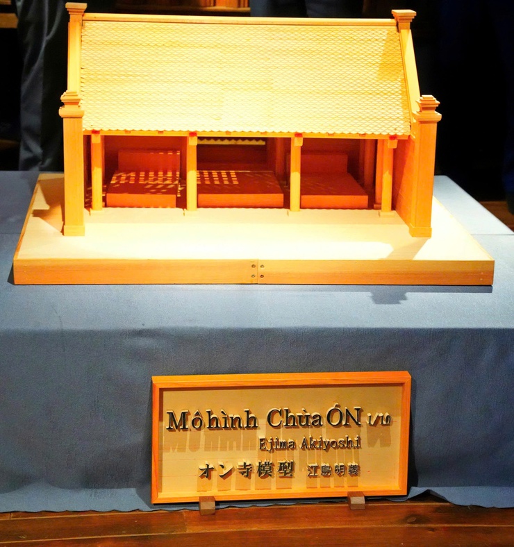 Sơn Tây tiếp nhận mô hình phục dựng Chùa Ón tại  Làng cổ ở Đường Lâm.- Ảnh 1.
