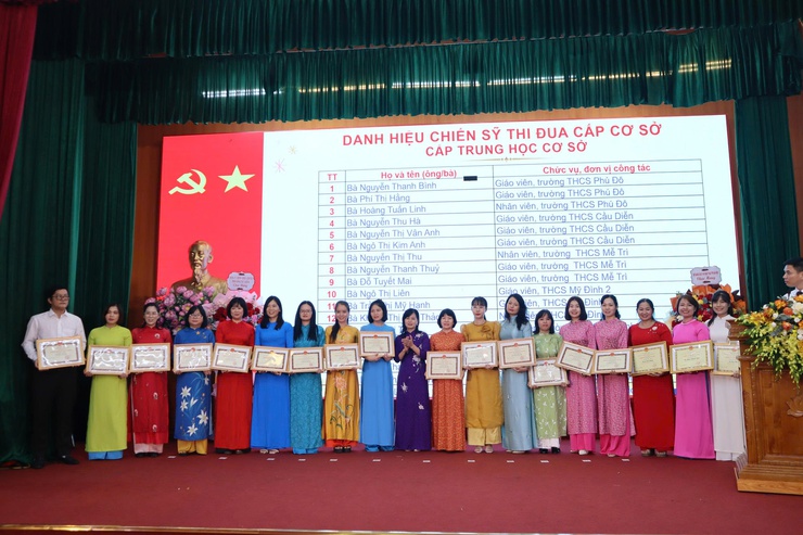 Phường Từ Liêm tổ chức Hội nghị tổng kết năm học 2024 - 2025, triển khai nhiệm vụ năm học 2025 - 2026- Ảnh 9.