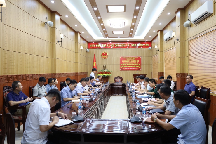 Sở Nông nghiệp và Môi trường Hà Nội kiểm tra hiện trường sạt lở tại xã Suối Hai: Đề nghị thành phố ban bố tình huống khẩn cấp về thiên tai đối với những khu vực nguy hiểm- Ảnh 4.