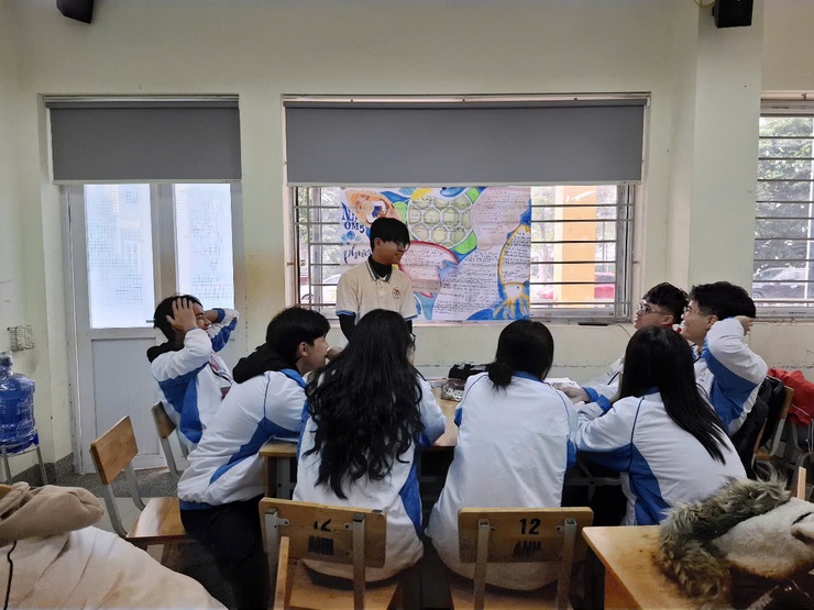 Học sinh sinh viên, học viên thạc sĩ, nghiên cứu sinh học các ngành khoa học, công nghệ, kỹ thuật và toán được vay tín chấp tới 500 triệu đồng, lãi suất 4,8%/năm từ Ngân hàng Chính sách xã hội- Ảnh 1.