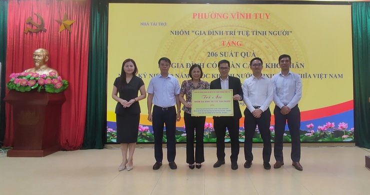 TRAO YÊU THƯƠNG TỚI CÁC HỘ GIA ĐÌNH KHÓ KHĂN NHÂN DỊP 80 NĂM QUỐC KHÁNH 02-9- Ảnh 4.