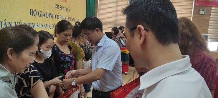 TRAO YÊU THƯƠNG TỚI CÁC HỘ GIA ĐÌNH KHÓ KHĂN NHÂN DỊP 80 NĂM QUỐC KHÁNH 02-9- Ảnh 8.
