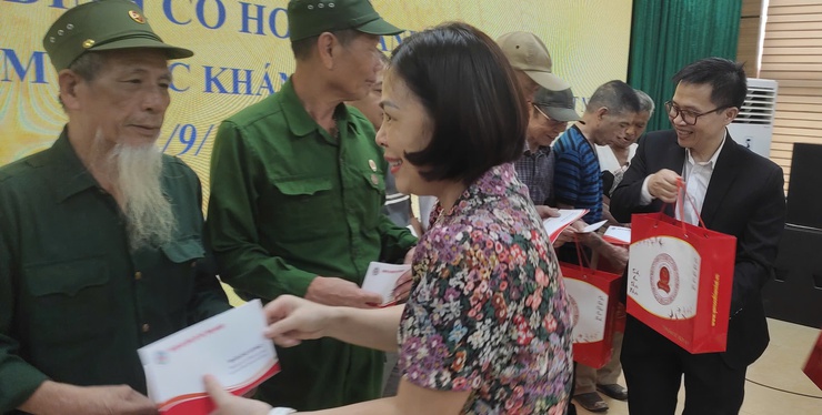 TRAO YÊU THƯƠNG TỚI CÁC HỘ GIA ĐÌNH KHÓ KHĂN NHÂN DỊP 80 NĂM QUỐC KHÁNH 02-9- Ảnh 6.