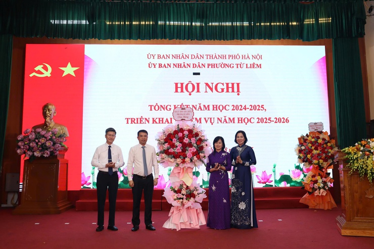 Phường Từ Liêm tổ chức Hội nghị tổng kết năm học 2024 - 2025, triển khai nhiệm vụ năm học 2025 - 2026- Ảnh 5.