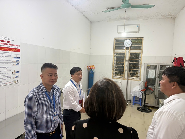 HĐND phường khảo sát chức năng, nhiệm vụ trạm y tế phường Long Biên- Ảnh 3.