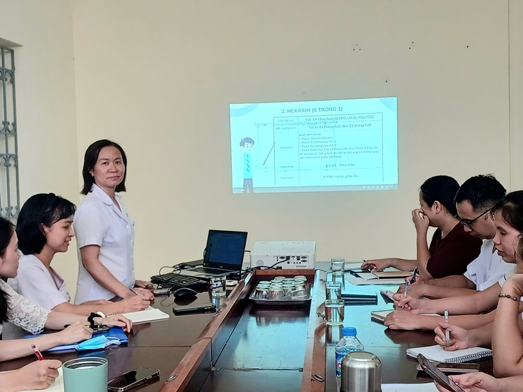 Trạm Y tế phường triển khai công tác tập huấn chuyên môn và tổ chức công tác Tiêm chủng mở rộng tháng 9- Ảnh 1.