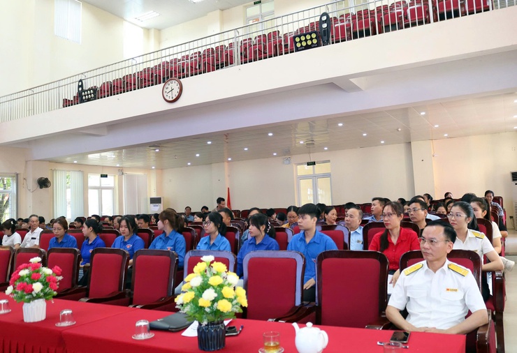 UBND xã Quảng Bị: tổ chức Hội nghị tập huấn hướng dẫn cài đặt sử dụng ứng dụng Thuế điện tử eTax Mobile- Ảnh 3.
