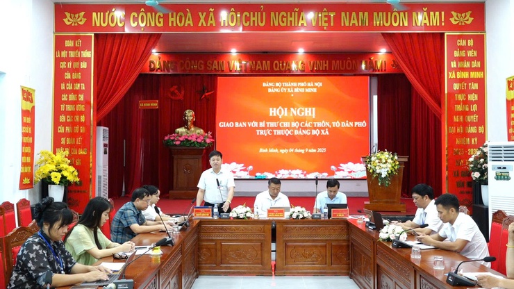 Đảng ủy xã Bình Minh tổ chức hội nghị giao ban với Bí thư chi bộ các thôn, tổ dân phố trực thuộc Đảng bộ xã- Ảnh 4.
