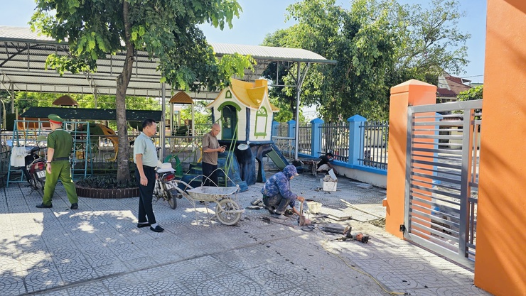Tổ liên ngành Xã Thiên Lộc kiểm tra công tác đảm bảo trật tự ATGT, TTĐT, VSMT, ATTP, VMĐT tại 20 trường học trên địa bàn xã- Ảnh 6.