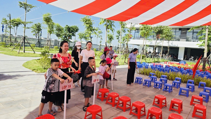 Tổ liên ngành Xã Thiên Lộc kiểm tra công tác đảm bảo trật tự ATGT, TTĐT, VSMT, ATTP, VMĐT tại 20 trường học trên địa bàn xã- Ảnh 16.