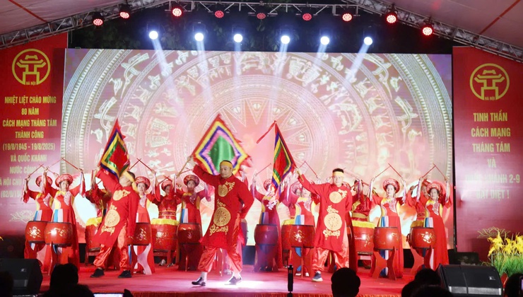 PHƯỜNG ĐÔNG NGẠC TỔ CHỨC CHƯƠNG TRÌNH NGHỆ THUẬT VỚI CHỦ ĐỀ “ĐÔNG NGẠC – TỰ HÀO, NIỀM TIN VÀ KHÁT VỌNG”- Ảnh 3.
