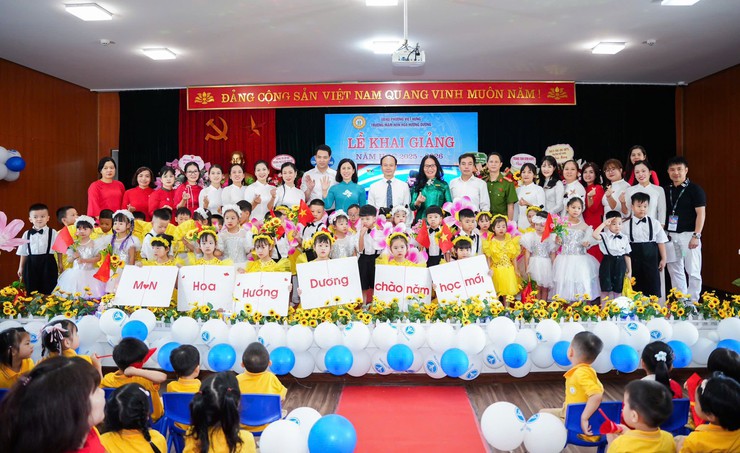 Phường Việt Hưng rộn ràng khai giảng năm học mới 2025-2026- Ảnh 1.