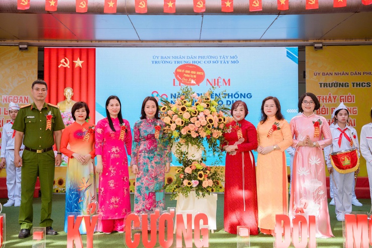 Lễ kỷ niệm 80 năm truyền thống ngành Giáo dục và Khai giảng năm học 2025 – 2026 tại phường Tây Mỗ- Ảnh 1.