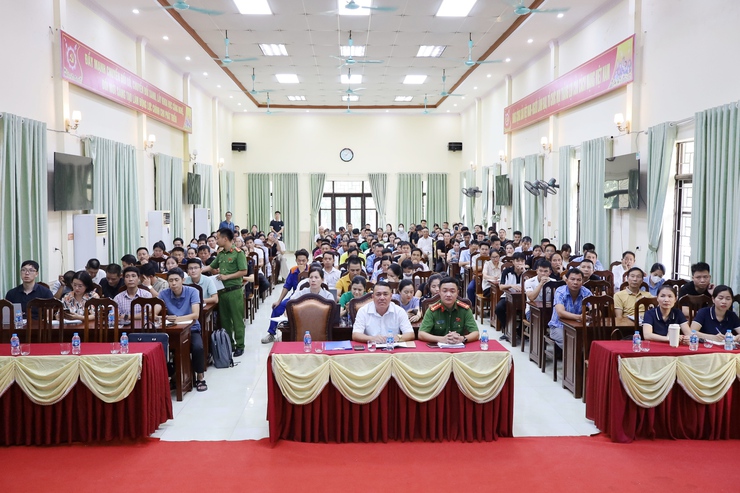 UBND xã Phú Cát tổ chức hội nghị hướng dẫn khai báo, cập nhật thông tin cơ sở về phòng cháy, chữa cháy- Ảnh 1.