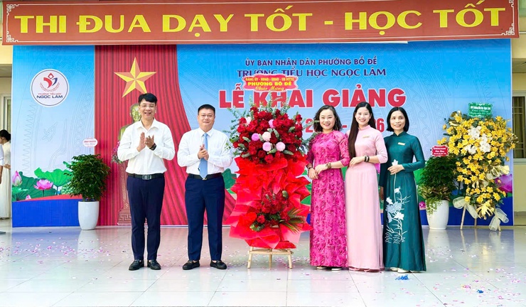 Lãnh đạo phường Bồ Đề dự khai giảng năm học mới 2025-2026 tại các trường học- Ảnh 10.