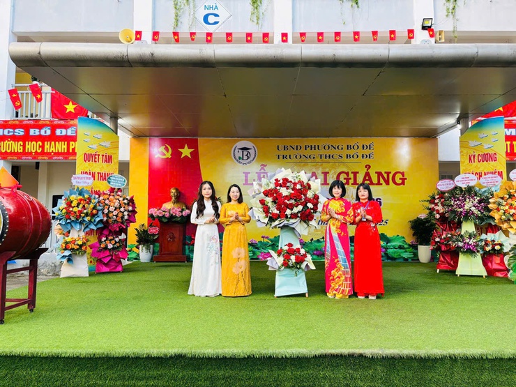 Lãnh đạo phường Bồ Đề dự khai giảng năm học mới 2025-2026 tại các trường học- Ảnh 14.