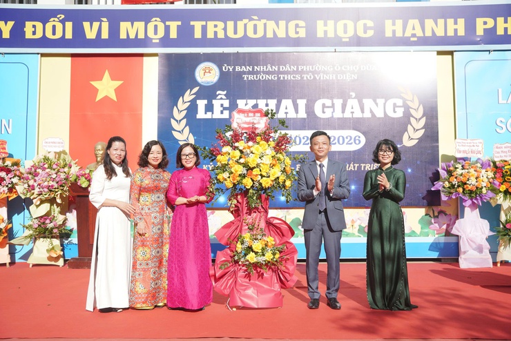 Phường Ô Chợ Dừa : Lễ khai giảng năm học mới 2025- 2026- Ảnh 6.