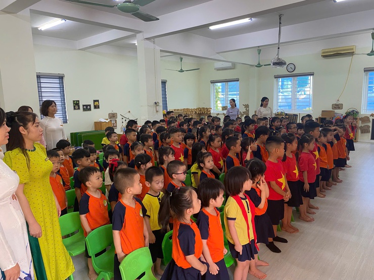 Phường Ô Chợ Dừa : Rực rỡ ngày Khai giảng năm học mới- Ảnh 7.