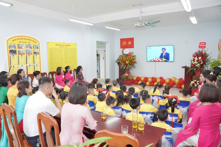 Phường Ô Chợ Dừa : Rực rỡ ngày Khai giảng năm học mới- Ảnh 13.