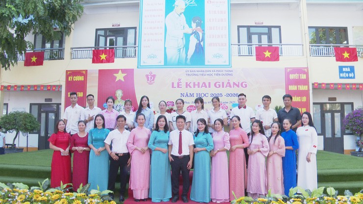 Không khí khai giảng rộn ràng tại các trường học trên địa bàn xã Phúc Thịnh- Ảnh 9.
