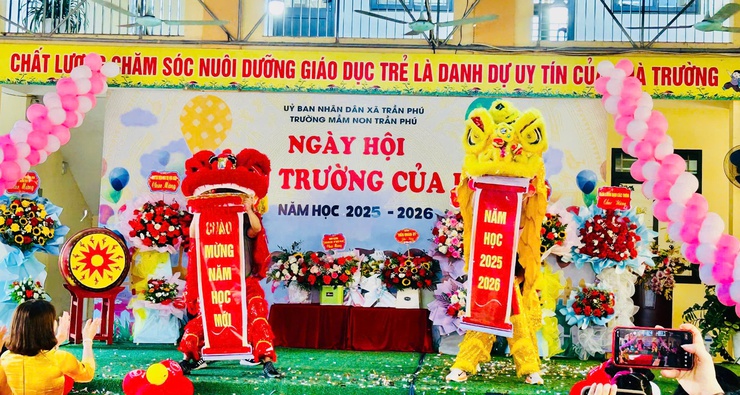 Trần Phú: thành lập 17 đoàn đi tặng hoa, chúc mừng các trường nhân dịp khai giảng năm học mới- Ảnh 10.