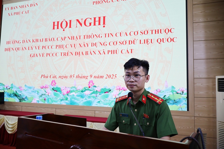 UBND xã Phú Cát tổ chức hội nghị hướng dẫn khai báo, cập nhật thông tin cơ sở về phòng cháy, chữa cháy- Ảnh 3.