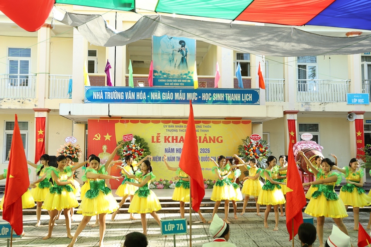 Tất cả 19 trường học: Mầm non, tiểu học, trung học cơ sở, trung học phổ thông trên địa bàn xã Ứng Thiên, thành phố Hà Nội tổ chức khai giảng năm học mới 2025-2026- Ảnh 2.