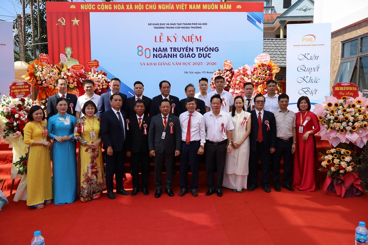 Trường Trung cấp Ngoại thương long trọng tổ chức Lễ khai giảng năm học 2025 – 2026- Ảnh 4.