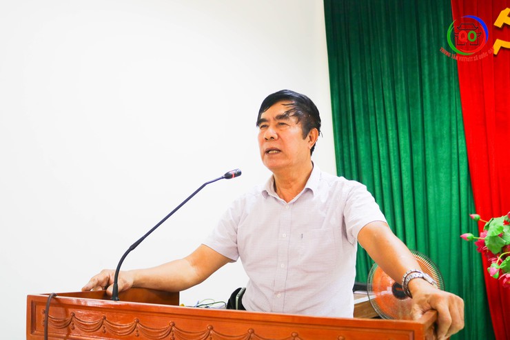 Đồng chí Phùng Văn Tài- Phó Bí thư Thường trực Đảng uỷ xã Quốc Oai dự sinh hoạt chi bộ tại thôn Đa Phúc- Ảnh 4.