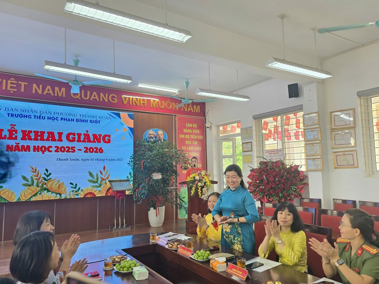Các trường học phường Thanh Xuân bước vào năm học mới 2025-2026 với khí thế “Kỷ cương - Sáng tạo - Đột phá - Phát triển”- Ảnh 5.