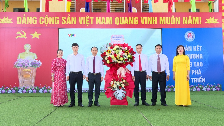 Trường THPT Đồng Quan: Tưng bừng khai giảng năm học mới 2025 - 2026- Ảnh 1.