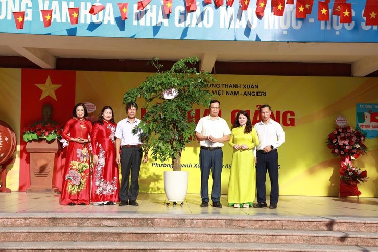 Các trường học phường Thanh Xuân bước vào năm học mới 2025-2026 với khí thế “Kỷ cương - Sáng tạo - Đột phá - Phát triển”- Ảnh 8.