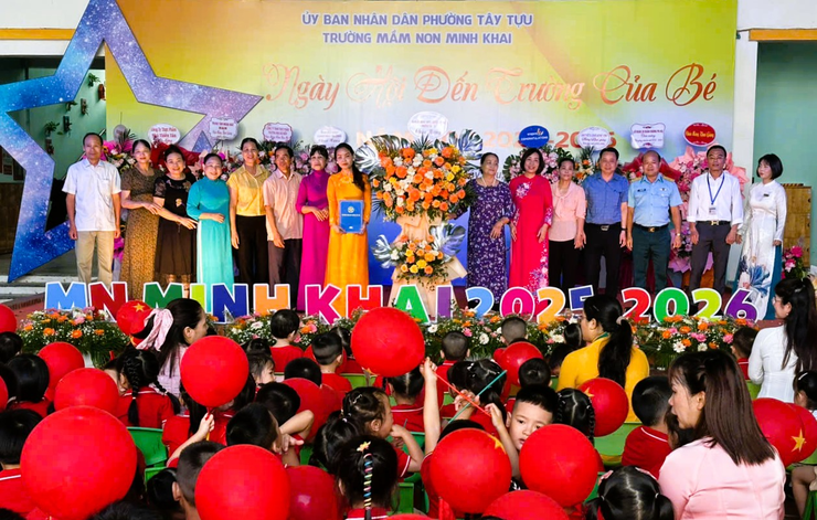 Cán bộ, giáo viên, học sinh các trường học trên địa bàn phường Tây Tựu náo nức, phấn khởi chào đón năm học mới- Ảnh 8.