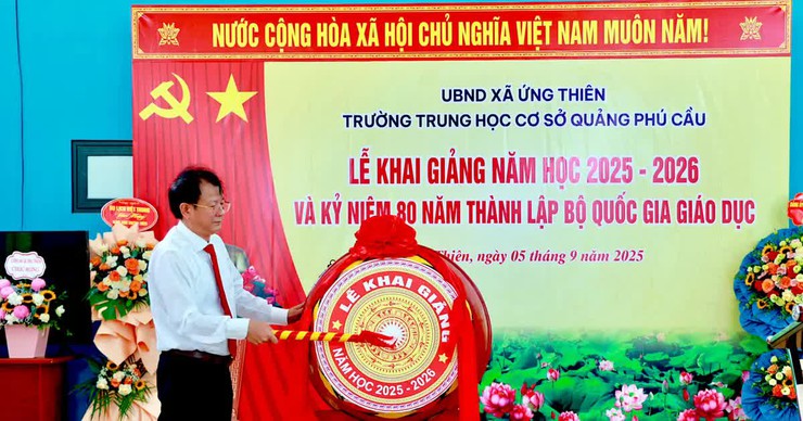 Tất cả 19 trường học: Mầm non, tiểu học, trung học cơ sở, trung học phổ thông trên địa bàn xã Ứng Thiên, thành phố Hà Nội tổ chức khai giảng năm học mới 2025-2026- Ảnh 1.