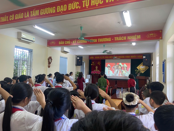 Trên 15 ngàn học sinh phường Kiến Hưng tưng bừng dự Lễ khai giảng năm học mới- Ảnh 18.