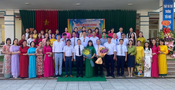 TƯNG BỪNG, RỘN RÃ LỄ KHAI GIẢNG NĂM HỌC MỚI 2025 – 2026 TẠI CÁC NHÀ TRƯỜNG TRÊN ĐỊA BÀN XÃ HOÀ XÁ- Ảnh 3.