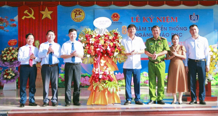 TƯNG BỪNG, RỘN RÃ LỄ KHAI GIẢNG NĂM HỌC MỚI 2025 – 2026 TẠI CÁC NHÀ TRƯỜNG TRÊN ĐỊA BÀN XÃ HOÀ XÁ- Ảnh 1.