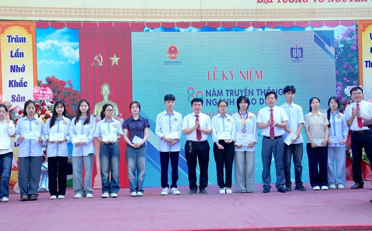 Tất cả 19 trường học: Mầm non, tiểu học, trung học cơ sở, trung học phổ thông trên địa bàn xã Ứng Thiên, thành phố Hà Nội tổ chức khai giảng năm học mới 2025-2026- Ảnh 16.