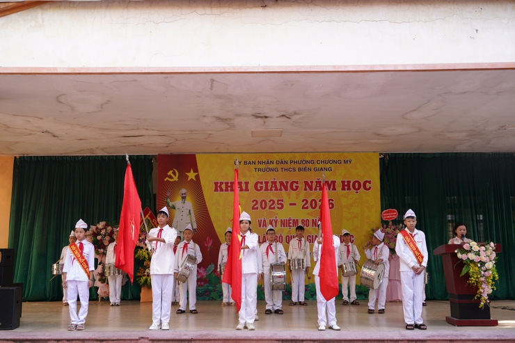Bí thư Đảng uỷ phường Chương Mỹ dự Lễ khai giảng tại trường THCS Biên Giang- Ảnh 2.