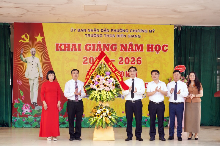 Không khí khai giảng rộn ràng tại các trường học trên địa bàn phường Chương Mỹ năm học 2025 -2026- Ảnh 1.