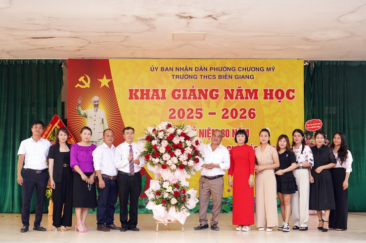 Bí thư Đảng uỷ phường Chương Mỹ dự Lễ khai giảng tại trường THCS Biên Giang- Ảnh 4.