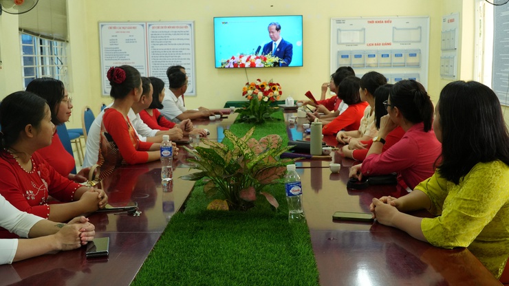 Đồng chí Chủ tịch UBND xã Nguyễn Trọng Vĩnh dự Lễ khai giảng năm học mới tại Trường THCS Phượng Dực- Ảnh 5.