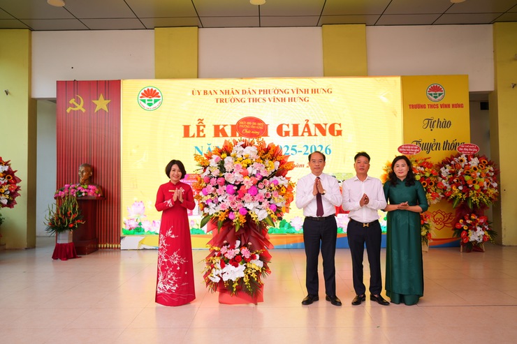 CÁC TRƯỜNG TRÊN ĐỊA BÀN PHƯỜNG VĨNH HƯNG TƯNG BỪNG TỔ CHỨC LỄ KHAI GIẢNG NĂM HỌC 2025 – 2026- Ảnh 3.