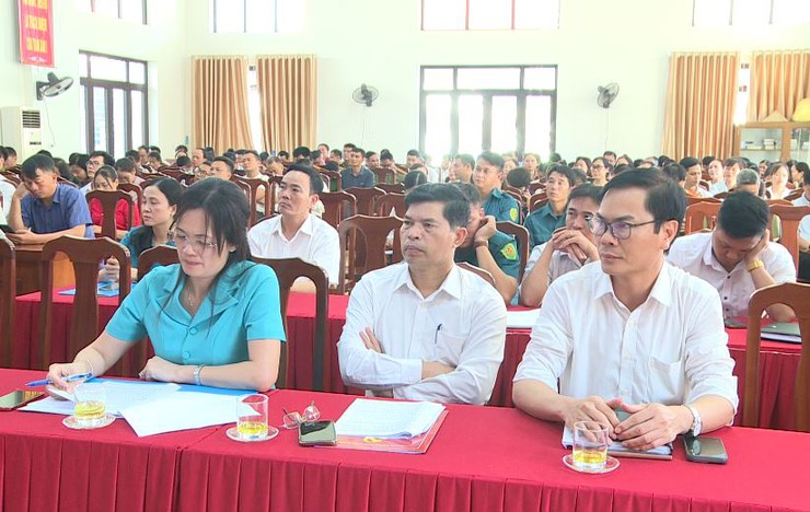 Đảng ủy xã Phúc Lộc tổ chức Hội nghị quán triệt, tuyên truyền Nghị quyết Đại hội đại biểu Đảng bộ xã Phúc Lộc lần thứ I, nhiệm kỳ 2025 - 2030; Thông tin tình hình thế giới, hoạt động đối ngoại nổi bật của Đảng, Nhà nước ta- Ảnh 2.