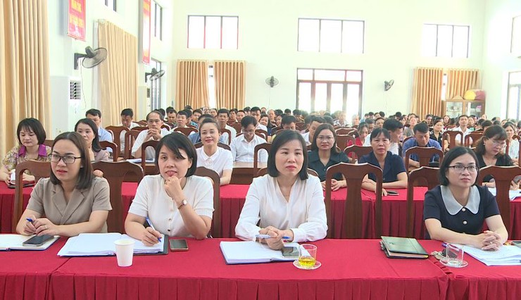 Đảng ủy xã Phúc Lộc tổ chức Hội nghị quán triệt, tuyên truyền Nghị quyết Đại hội đại biểu Đảng bộ xã Phúc Lộc lần thứ I, nhiệm kỳ 2025 - 2030; Thông tin tình hình thế giới, hoạt động đối ngoại nổi bật của Đảng, Nhà nước ta- Ảnh 3.