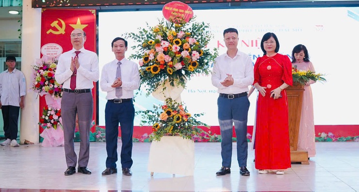 Lễ kỷ niệm 80 năm truyền thống ngành Giáo dục và Khai giảng năm học 2025 – 2026 tại phường Tây Mỗ- Ảnh 4.